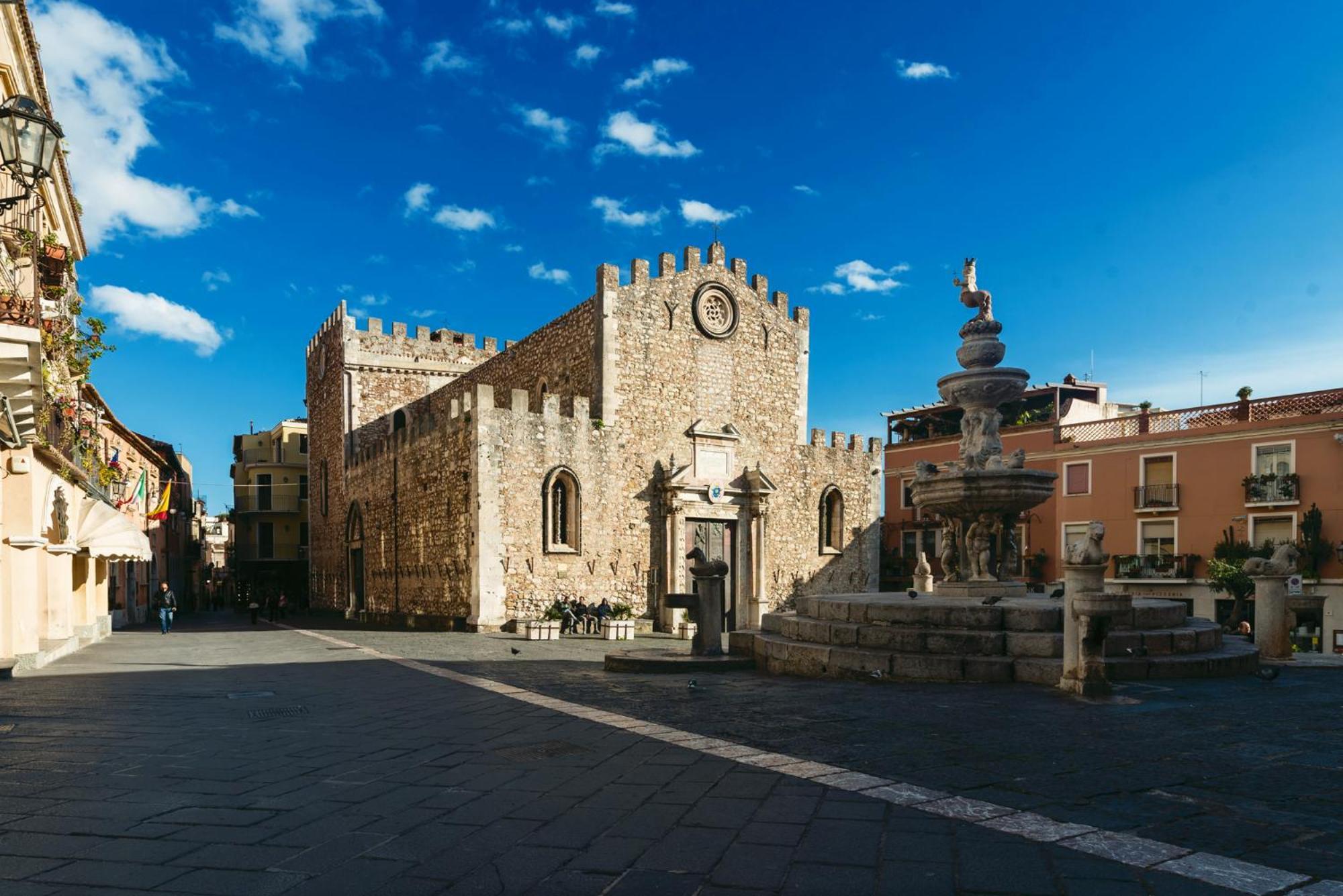 Duomo Square Apartment Taormina Esterno foto
